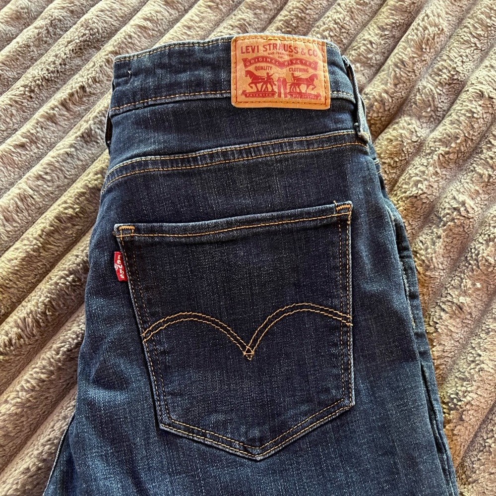 Levi High Rise Size 30 jeans